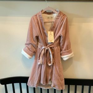 Frankie Robe in Blush.  Girls size 5.  Joyfolie